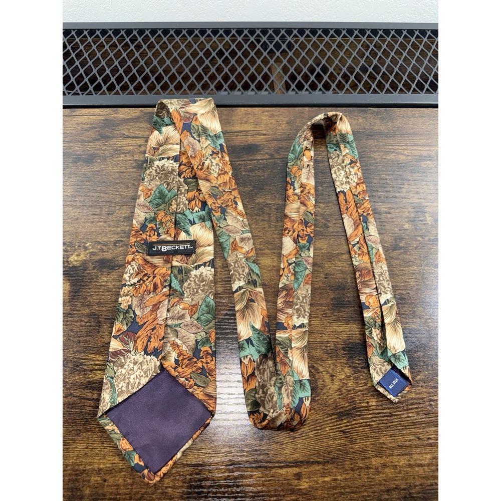 J. T. Beckett Vintage Neck Tie Burgundy Green Tan Floral‎ 100% Silk  USA